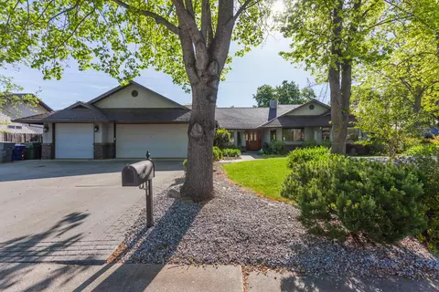 4695 Fiddleneck Dr, Redding, CA 96002 photo 2