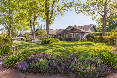 4695 Fiddleneck Dr, Redding, CA 96002 photo 1