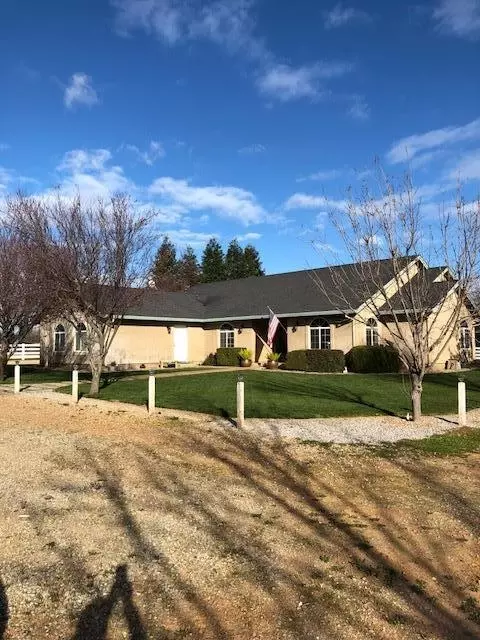 20102 Lyal Ln, Redding, CA 96002 photo 1