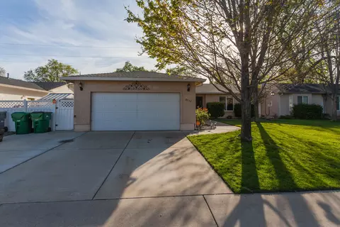 3722 Vinewood Dr, Anderson, CA 96007 photo 2