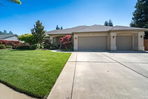 2997 Madison River Dr, Redding, CA 96002 photo 2