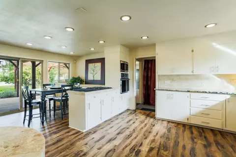 3336 Wilshire Dr, Redding, CA 96002 photo 17
