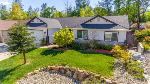 662 Valleybrook Dr, Redding, CA 96003 photo 1