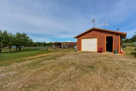 19555 Live Oak Rd, Red Bluff, CA 96080 photo 8