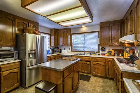 20223 E Margarita Ct, Redding, CA 96002 photo 9