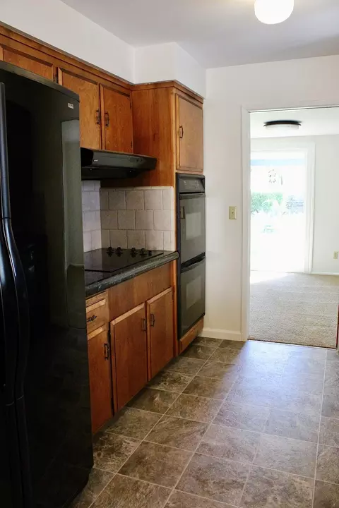 4951 Alta Camino Dr, Redding, CA 96002 photo 9