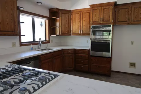 2820 Panorama Dr, Redding, CA 96003 photo 9