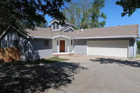 2820 Panorama Dr, Redding, CA 96003 photo 2