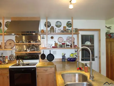 12482 Platina Rd, Igo, CA 96047 photo 17