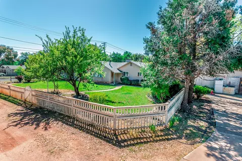 3138 Leonard St, Redding, CA 96002 photo 2