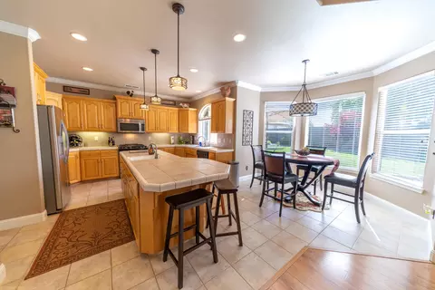 2440 Crescent Moon Ct, Redding, CA 96001 photo 12
