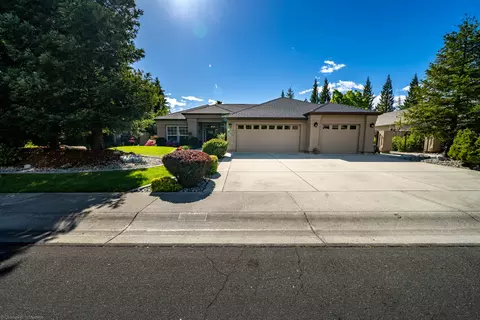2440 Crescent Moon Ct, Redding, CA 96001 photo 3