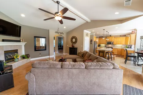 2440 Crescent Moon Ct, Redding, CA 96001 photo 13