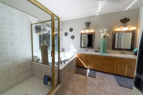 2440 Crescent Moon Ct, Redding, CA 96001 photo 18