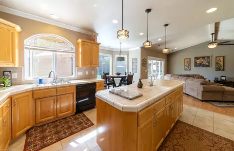 2440 Crescent Moon Ct, Redding, CA 96001 photo 11