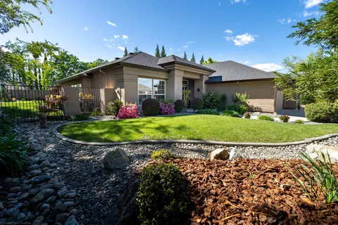 2440 Crescent Moon Ct, Redding, CA 96001 photo 1