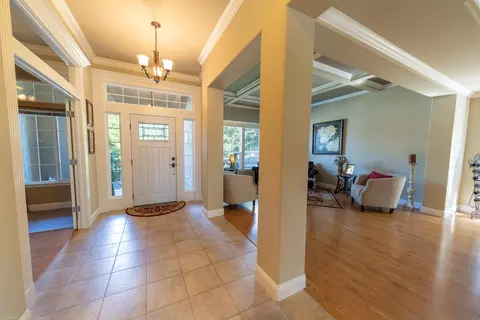 2440 Crescent Moon Ct, Redding, CA 96001 photo 5