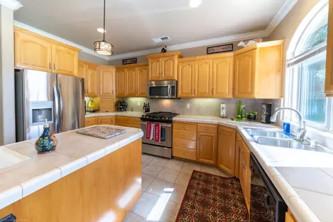 2440 Crescent Moon Ct, Redding, CA 96001 photo 10
