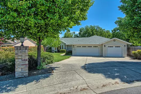 4595 Cerro Ln, Redding, CA 96001 photo 3