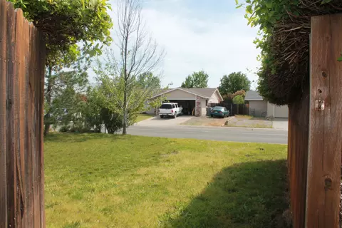 3514 Auburn Dr, Redding, CA 96001 photo 18