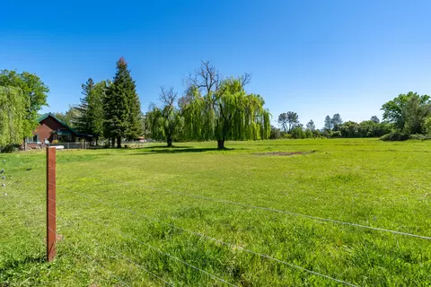 8288 Green Acres Ln, Redding, CA 96002 photo 38