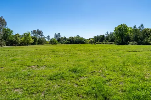 8288 Green Acres Ln, Redding, CA 96002 photo 36