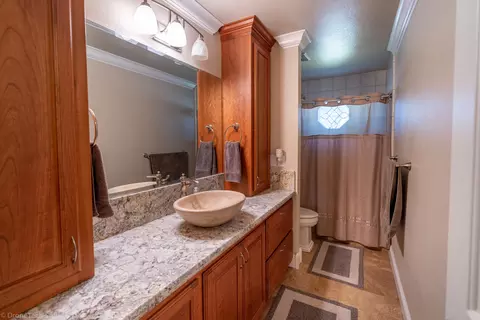 8288 Green Acres Ln, Redding, CA 96002 photo 10