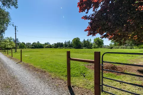 8288 Green Acres Ln, Redding, CA 96002 photo 35