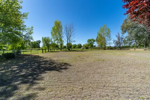 8288 Green Acres Ln, Redding, CA 96002 photo 33
