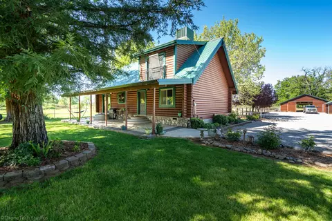8288 Green Acres Ln, Redding, CA 96002 photo 1