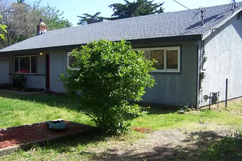 6917 Russell Ln, Redding, CA 96002 photo 2