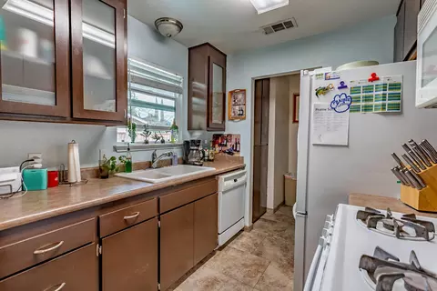2555 Toyon St, Anderson, CA 96007 photo 10