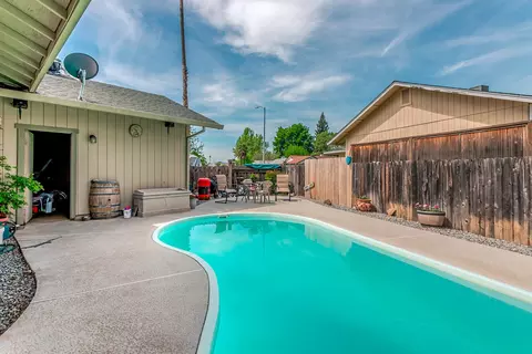 2555 Toyon St, Anderson, CA 96007 photo 20