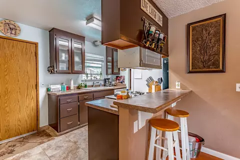 2555 Toyon St, Anderson, CA 96007 photo 8