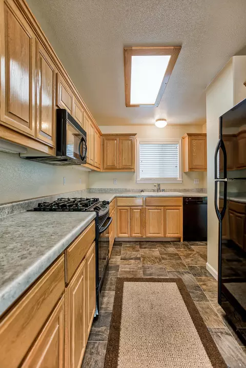 6042 Mid Dr, Redding, CA 96003 photo 4