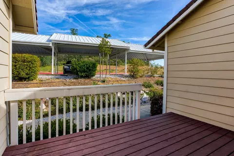 6042 Mid Dr, Redding, CA 96003 photo 2