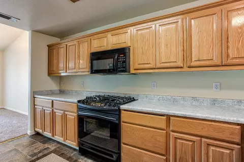 6042 Mid Dr, Redding, CA 96003 photo 5