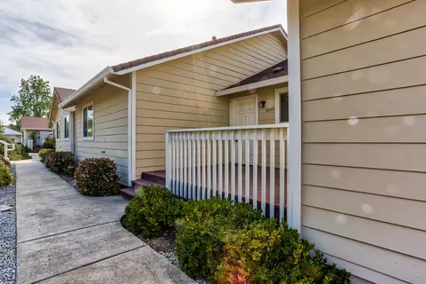 6042 Mid Dr, Redding, CA 96003 photo 1