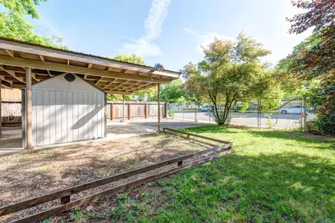 1735 Verda St, Redding, CA 96001 photo 38