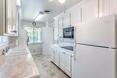 2658 Belladonna St, Redding, CA 96002 photo 8
