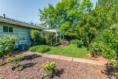 2658 Belladonna St, Redding, CA 96002 photo 22