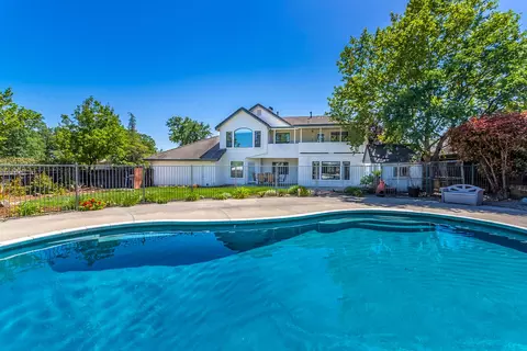 19392 Lexington Ln, Redding, CA 96003 photo 2