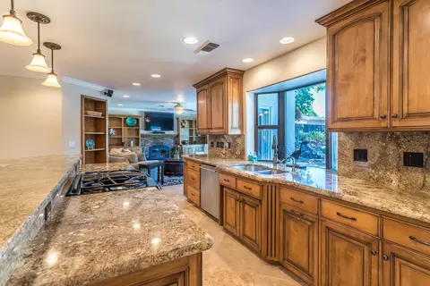 19392 Lexington Ln, Redding, CA 96003 photo 4