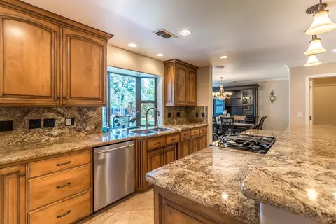 19392 Lexington Ln, Redding, CA 96003 photo 5