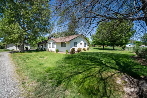 20950 Dodson Ln, Anderson, CA 96007 photo 1
