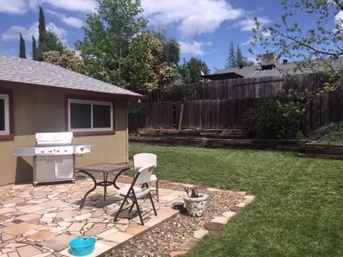 2561 Rosebud Ln, Redding, CA 96002 photo 2