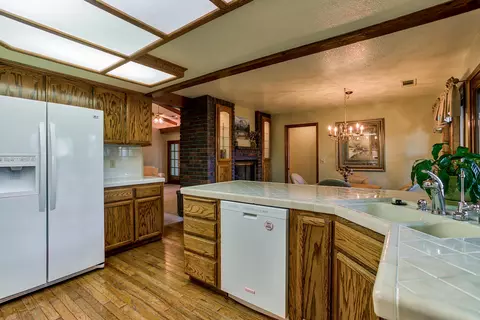 2053 Imelda Ct, Redding, CA 96001 photo 4