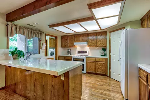 2053 Imelda Ct, Redding, CA 96001 photo 3