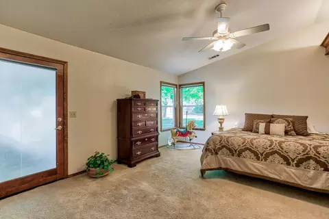 2053 Imelda Ct, Redding, CA 96001 photo 6