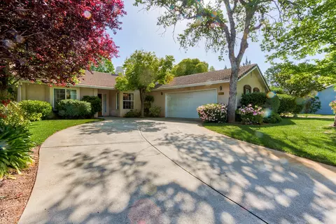 2053 Imelda Ct, Redding, CA 96001 photo 1